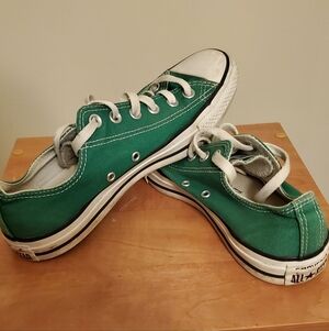 Converse Size 8 Green Sneakers